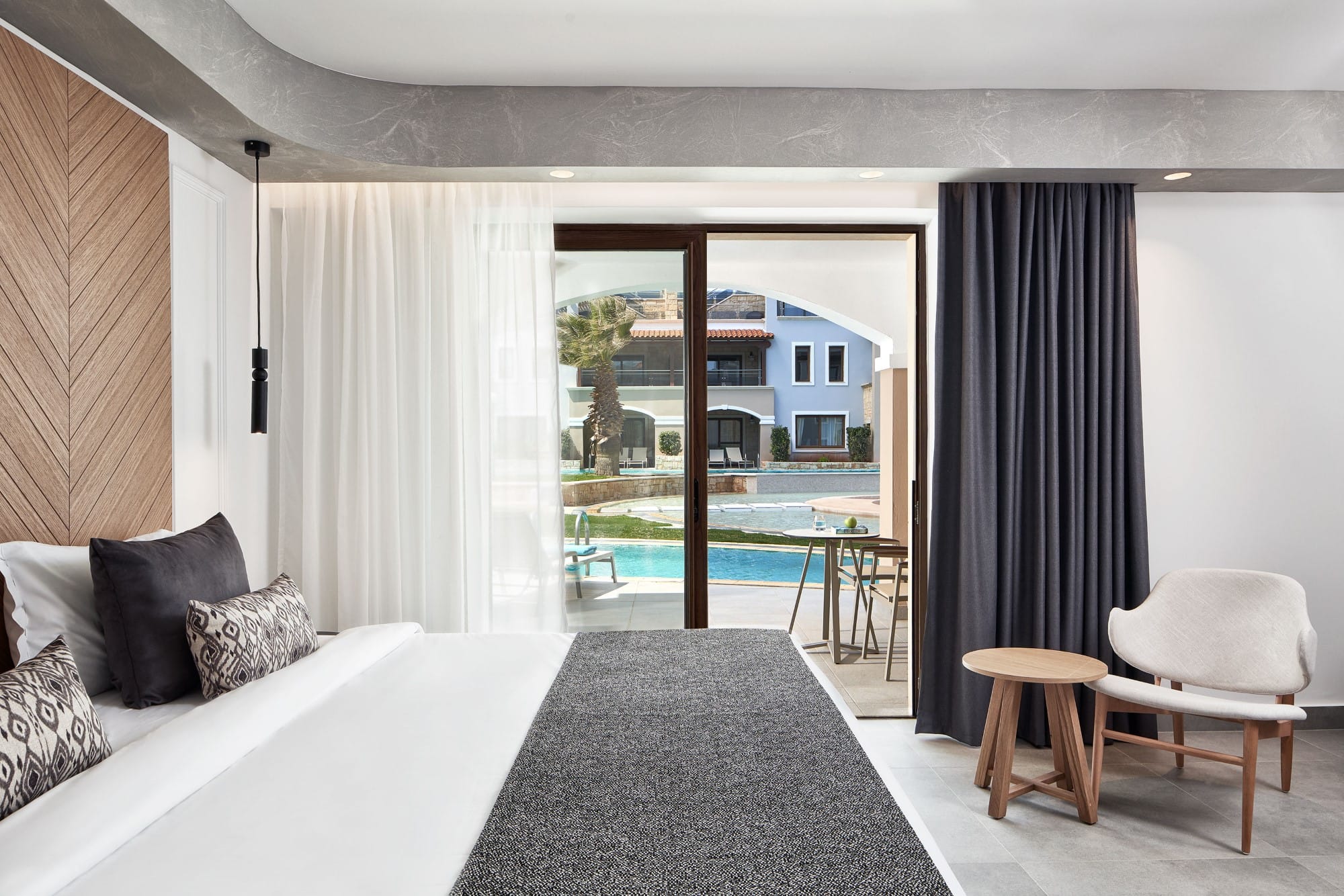 atlantica-caldera-palace-hotel-in-crete-all-inclusive-accomondation-double-swim-up-inland-limited-view.4