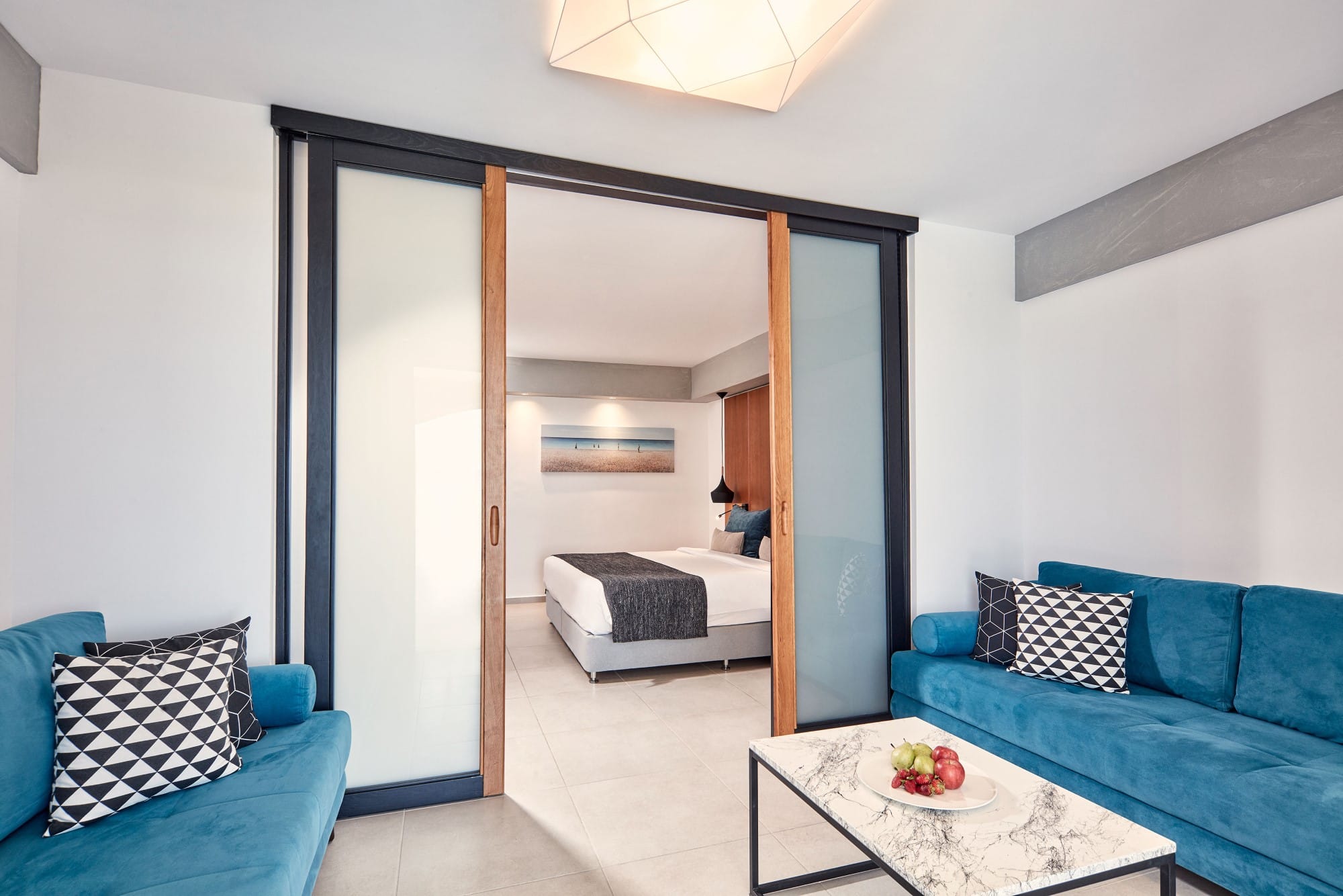 atlantica-caldera-palace-hotel-in-crete-all-inclusive-accomondation-family-room-swim-up-inland-view-5