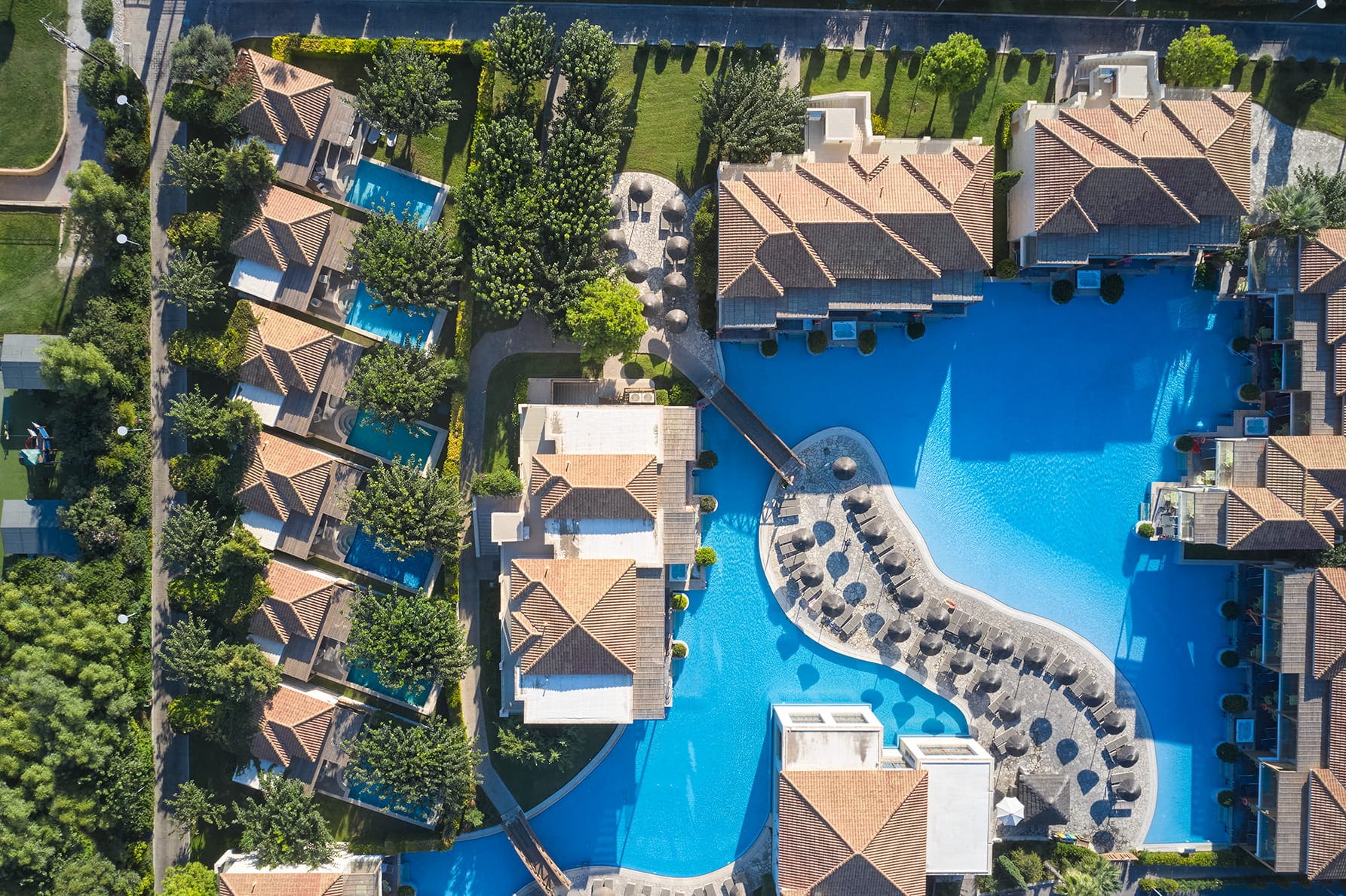 a bird's eye view of a neighborhood
