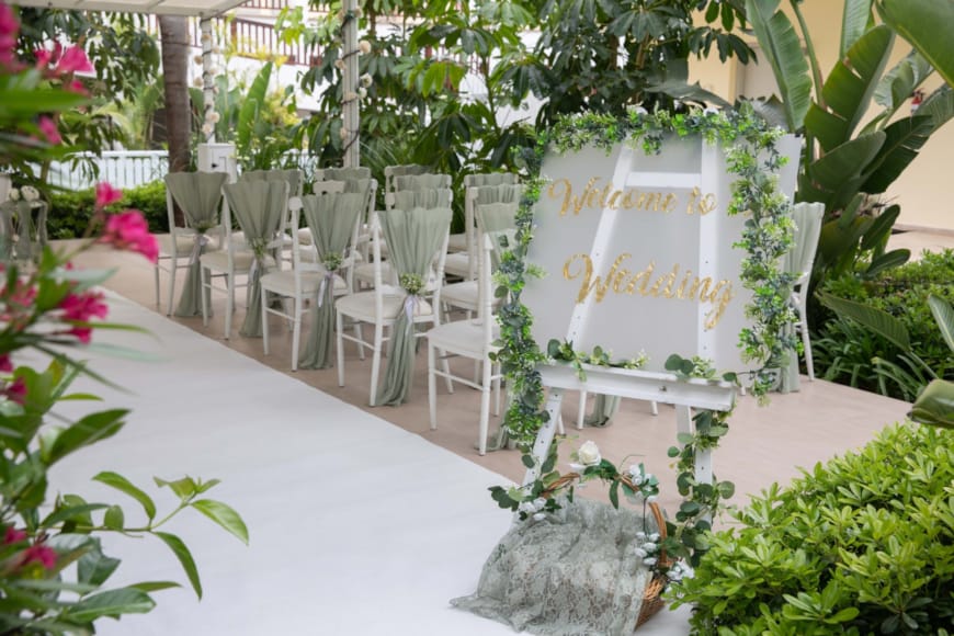 a row of white chairs