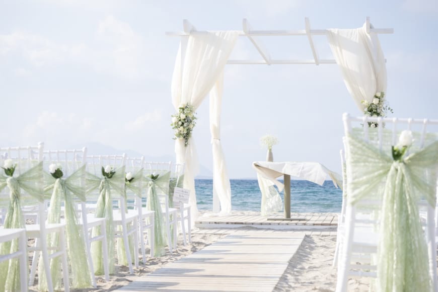 a white canopy with white flowers