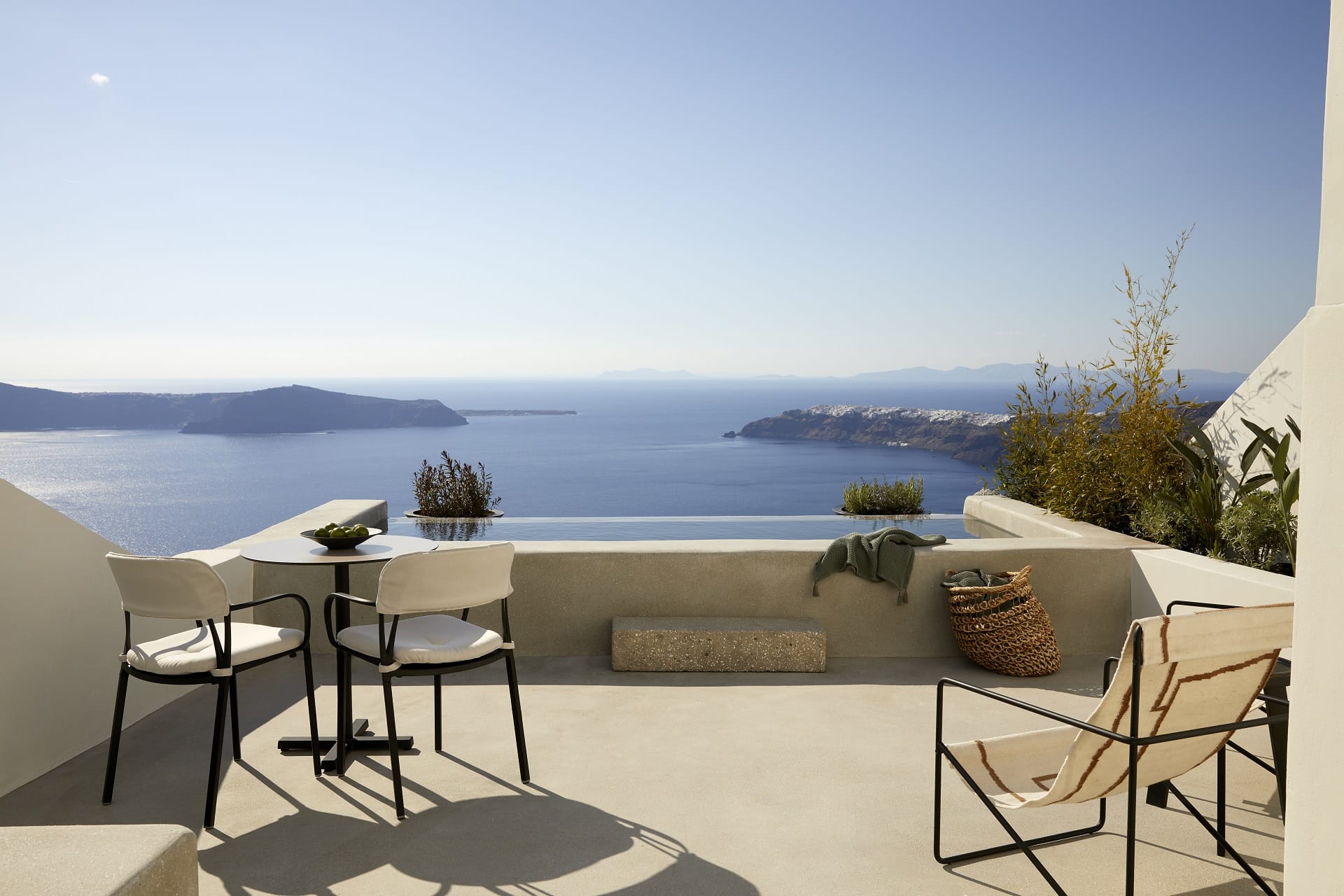Infinity Suite with Plunge Pool and Caldera View