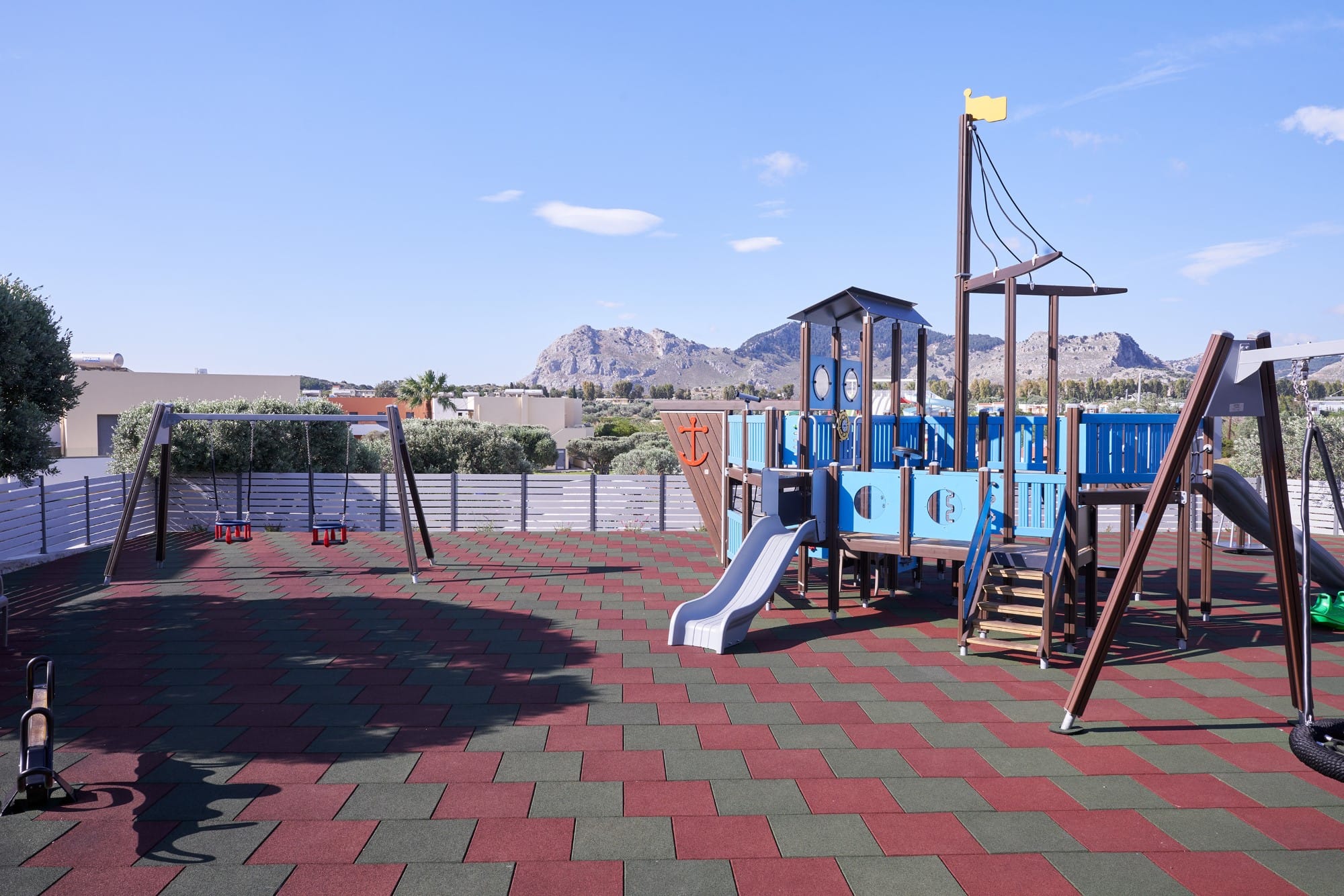 atlantica-mikri-poli-rhodes-kids-playground-3