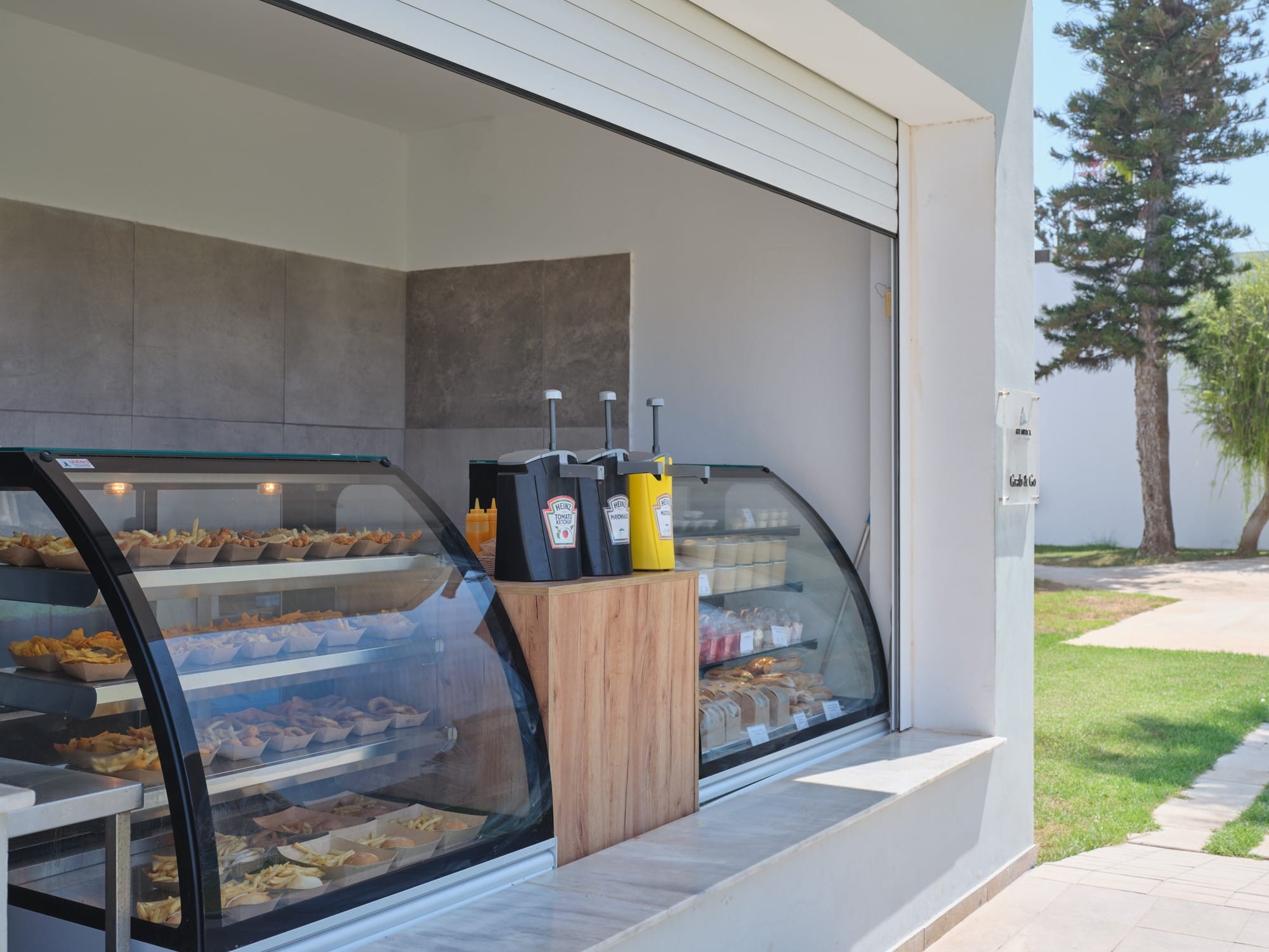 a fish tank with fish in it