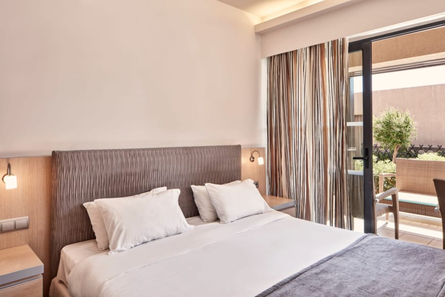 mikri-poli-crete-family-room-inland-view-2