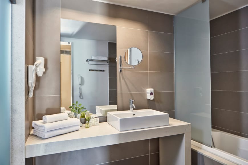 mikri-poli-crete-family-room-inland-view-4