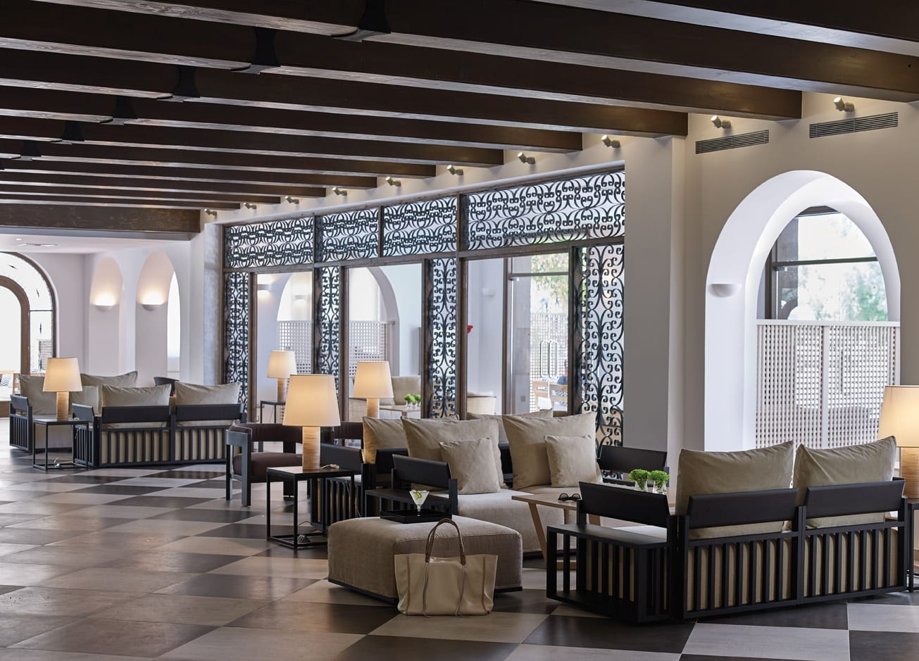 lobby251477v.paterakis