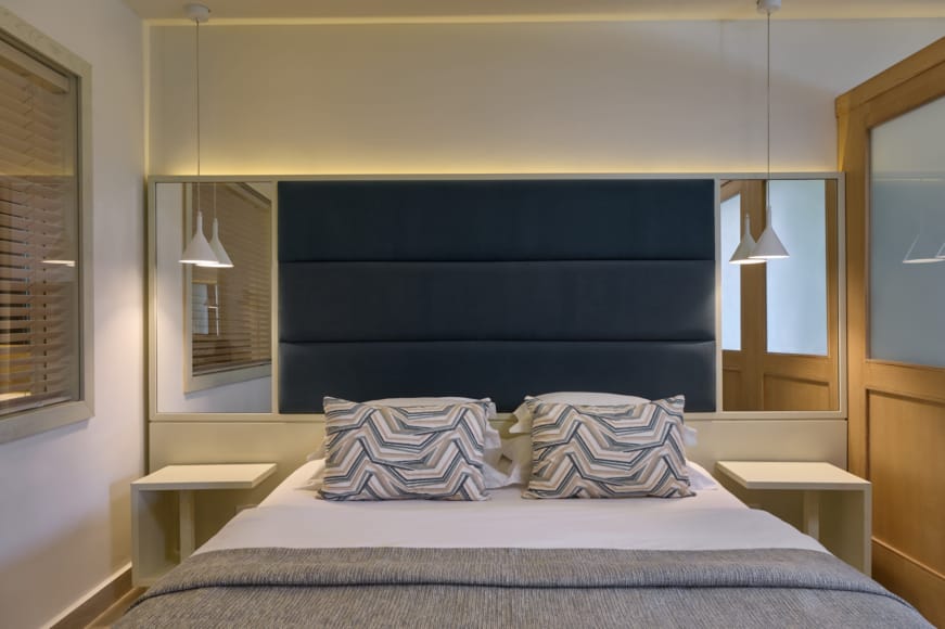 atlantica-aegean-blue_family-rooms-swim-up-inland-view