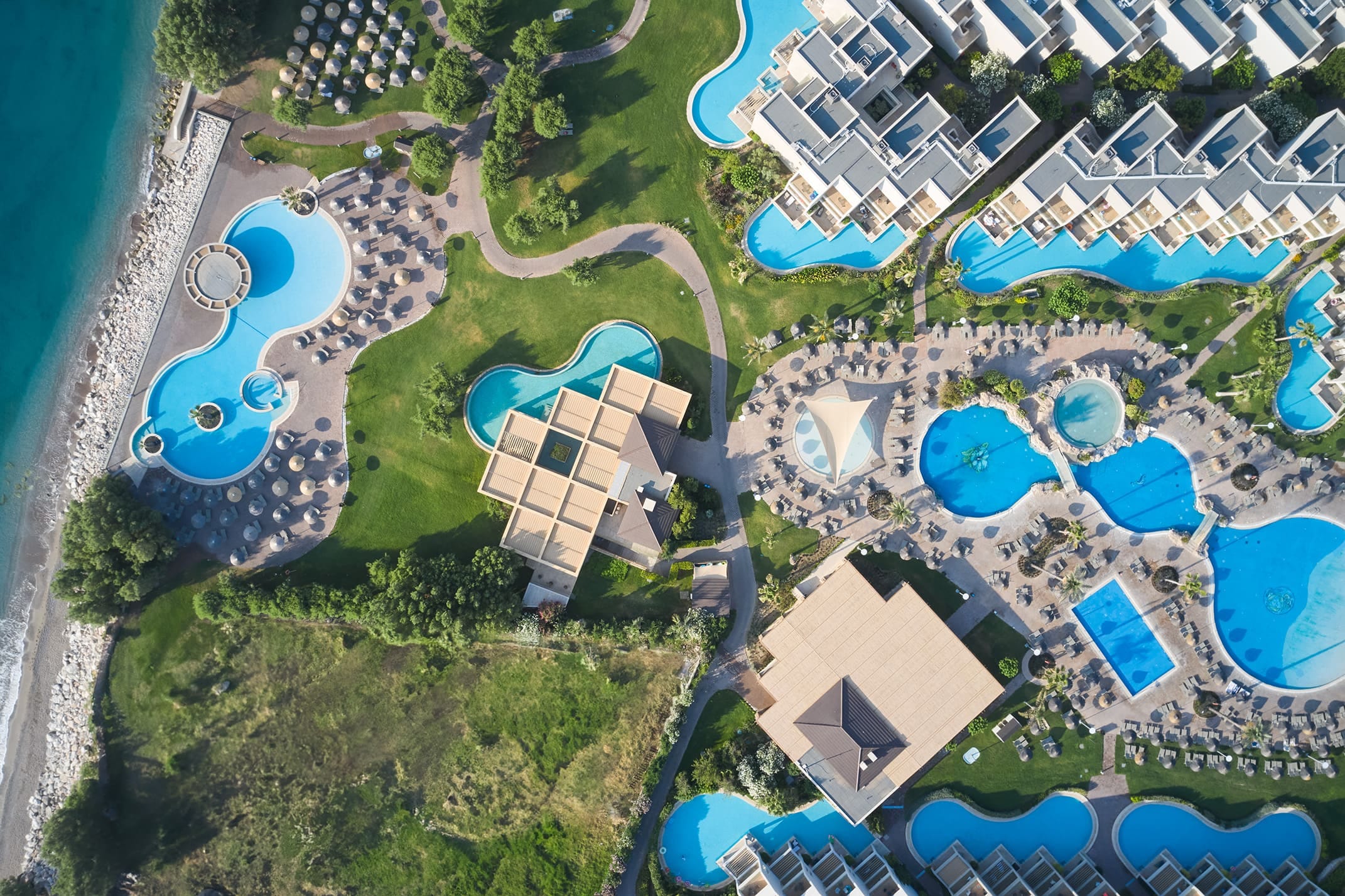 a bird's eye view of a park