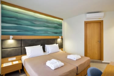 Deluxe Room with Sea View