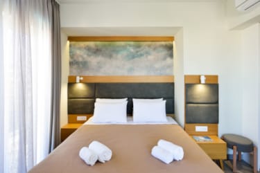 One-Bedroom Suite with Sea View