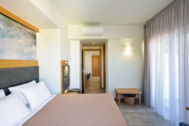 One-Bedroom Suite with Sea View