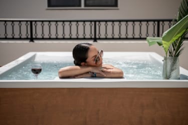 Deluxe Apartment with Outdoor Hot Tub