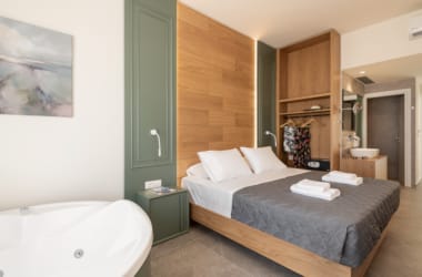 Deluxe Room with Hot Tub and Hammam