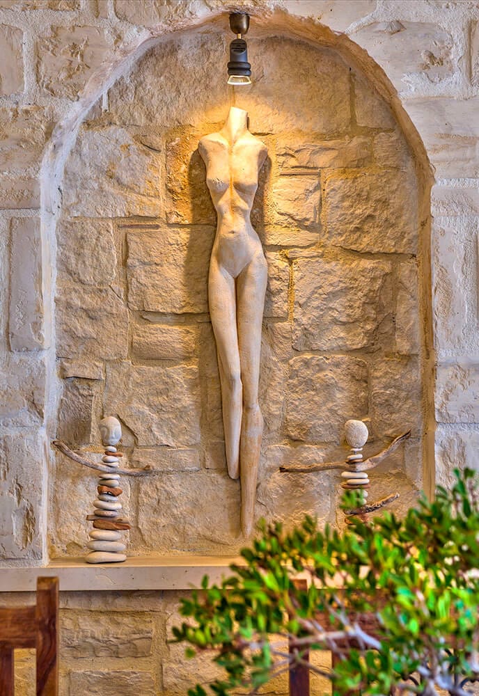 a statue of a person