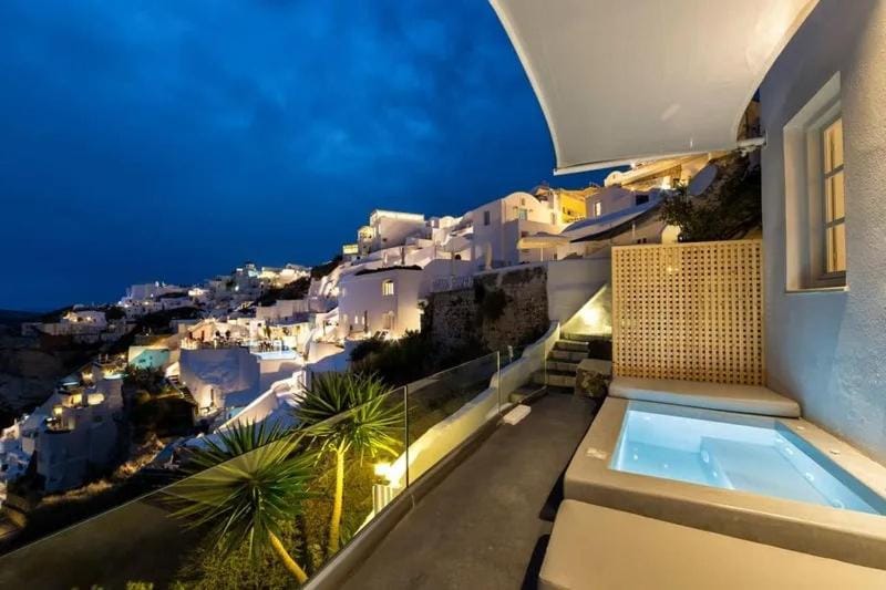 a hot tub in a city