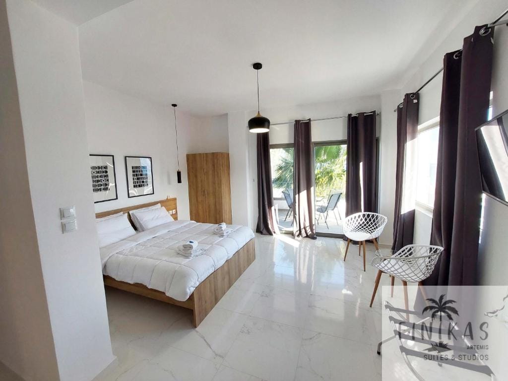 Finikas Suites & Apartments Airport by Airstay