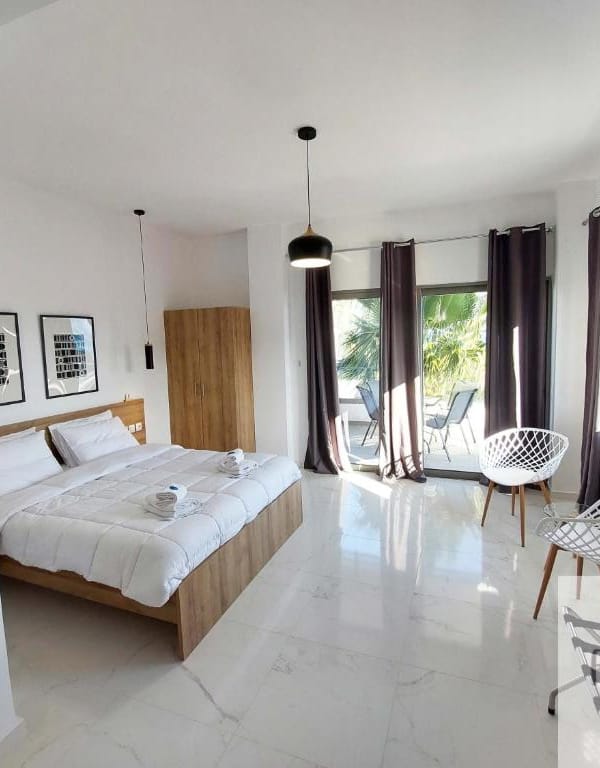 Finikas Suites & Apartments
