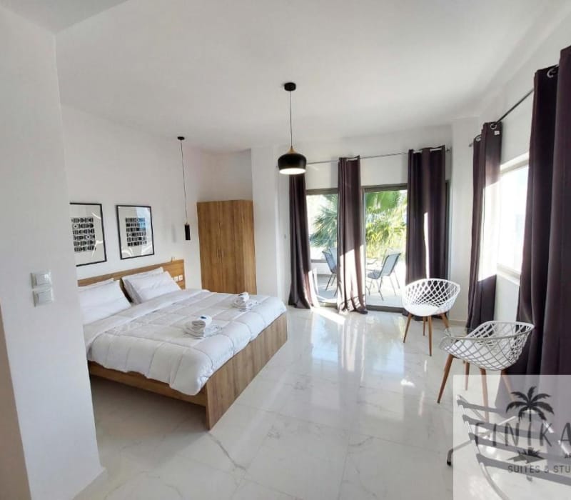 Finikas Suites & Apartments