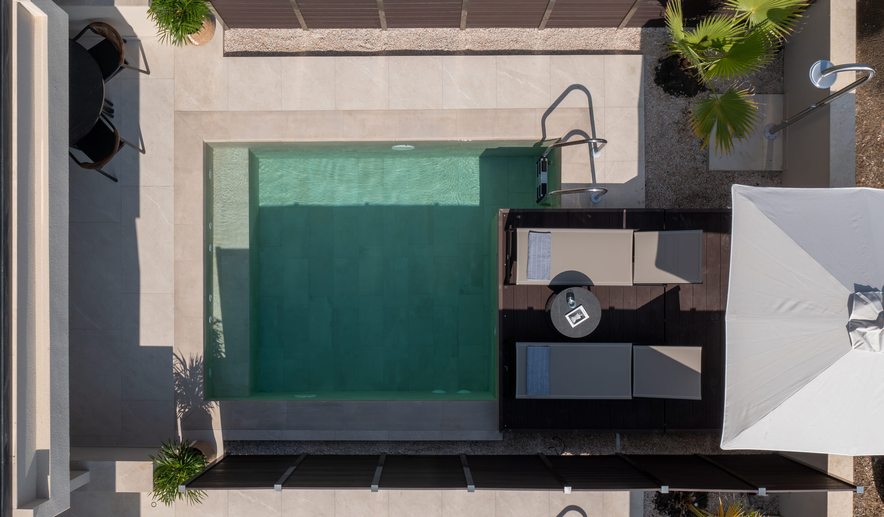 a green screen on a wall