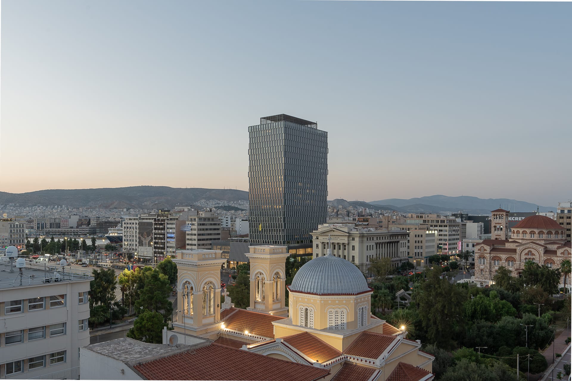 a city with a tall building