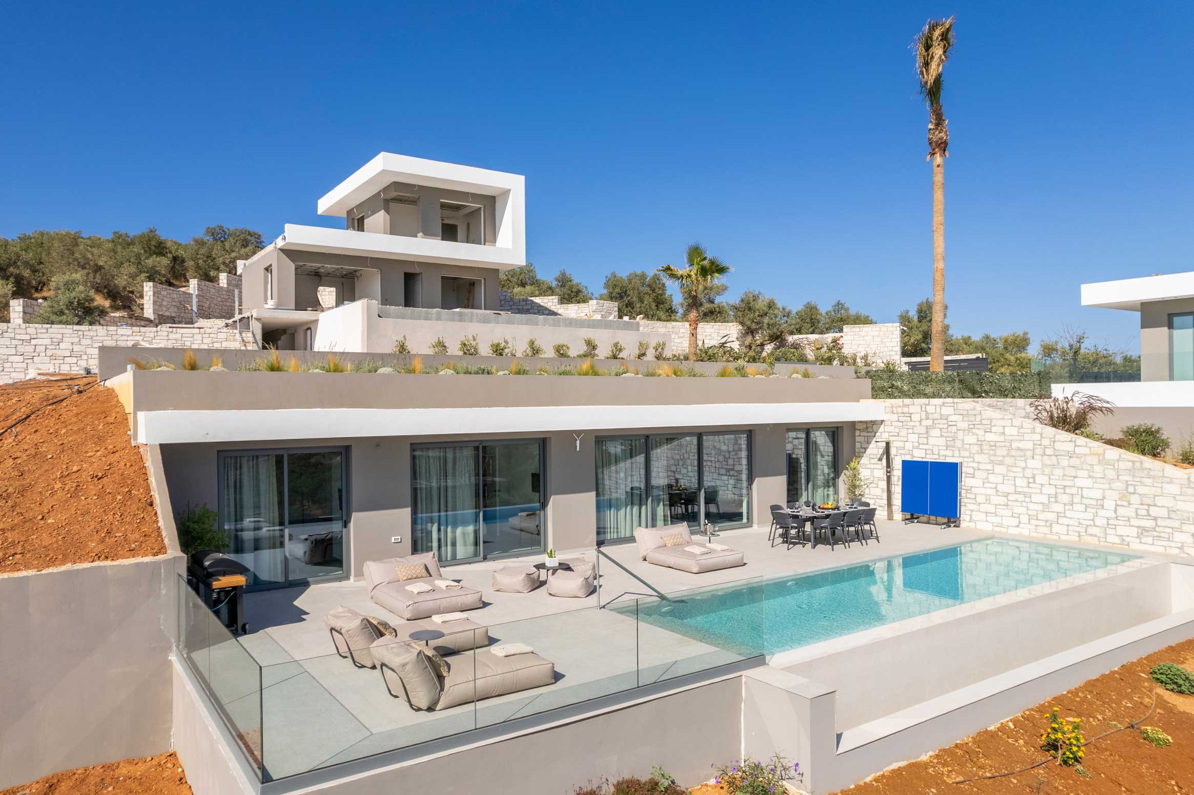a swimming pool outside a house
