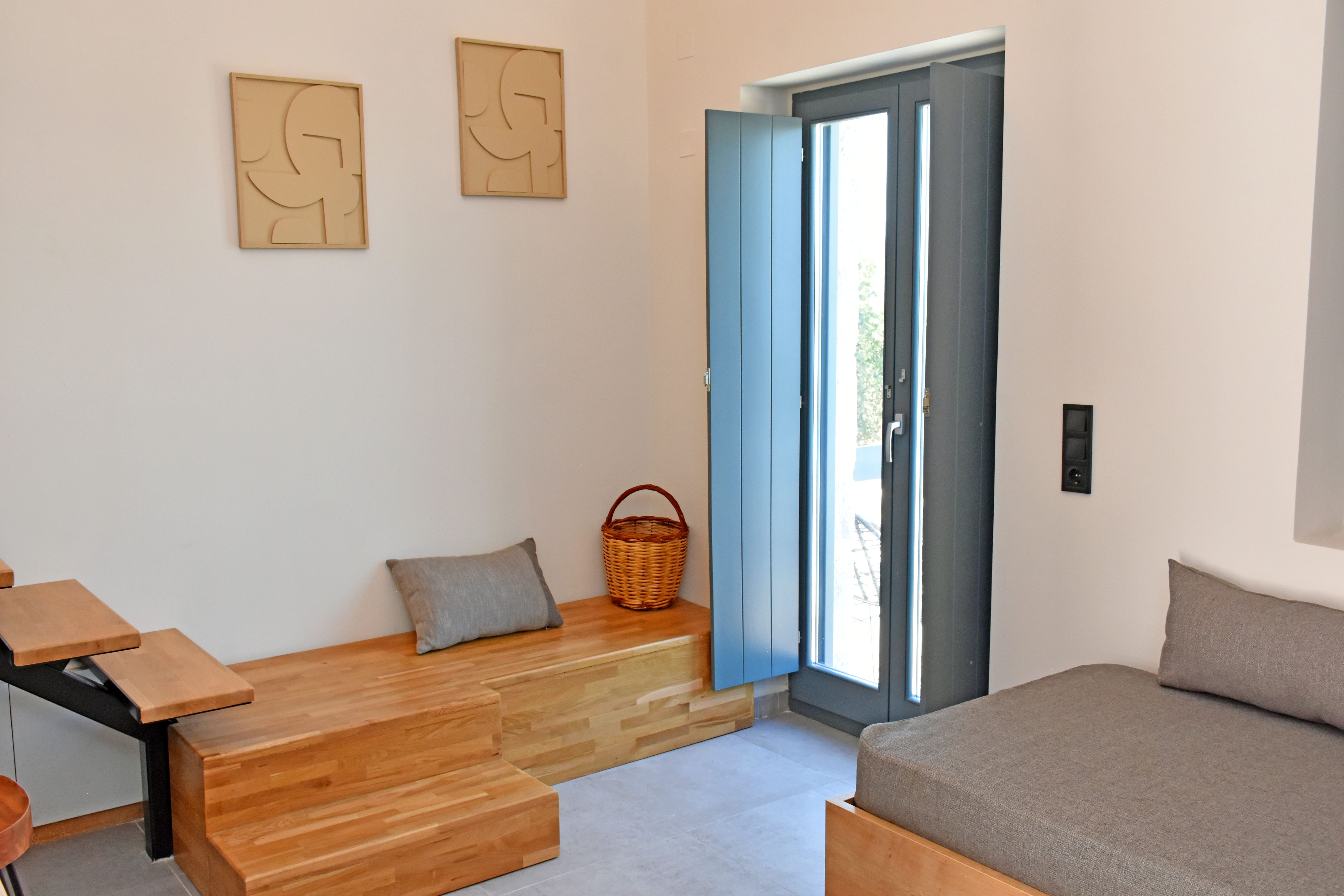 a room with a bed and a table