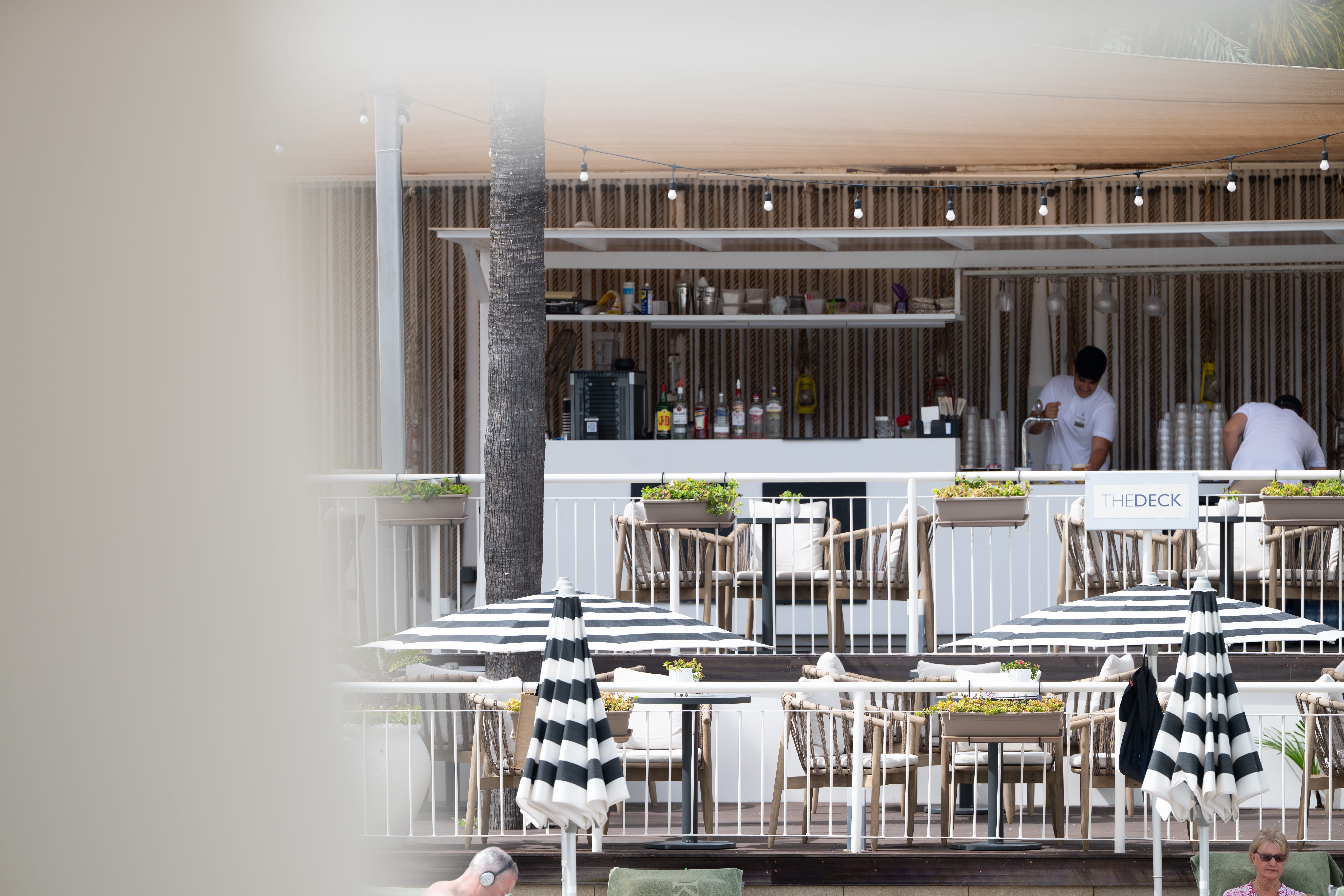 pool-bar-outdoor-king-jason-paphos-24