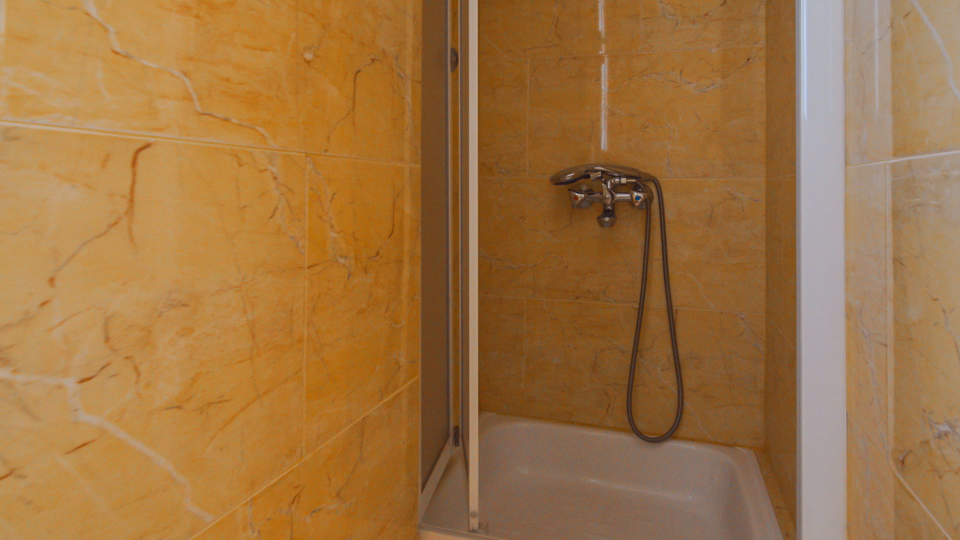 a bathtub in a bathroom