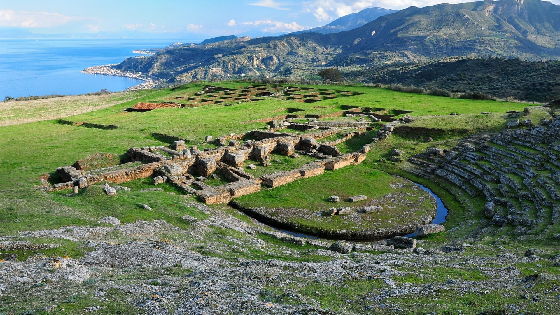 ancient_theather_aigeira