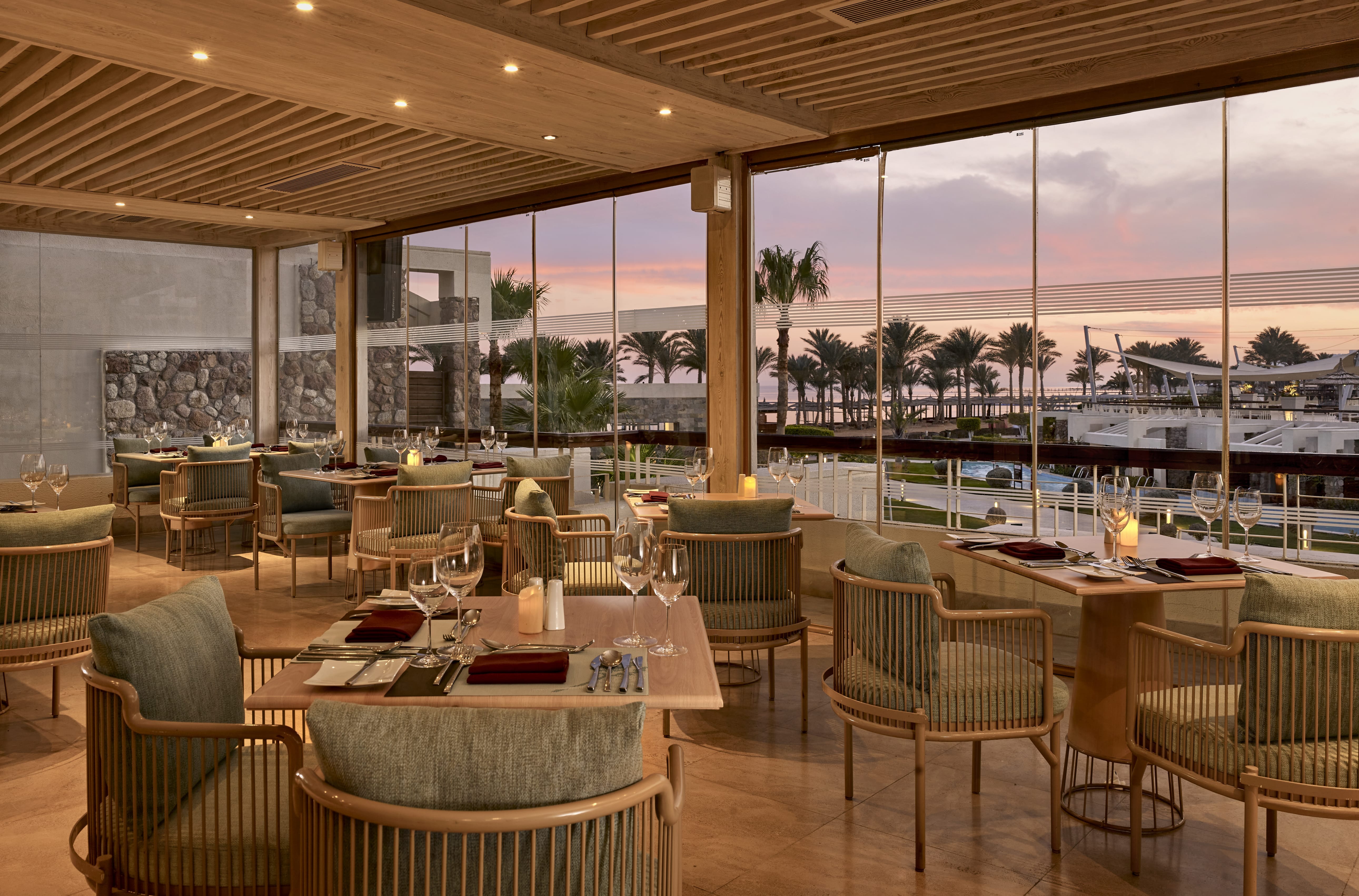 wingsencoracoralseahotelsresortsrestaurant