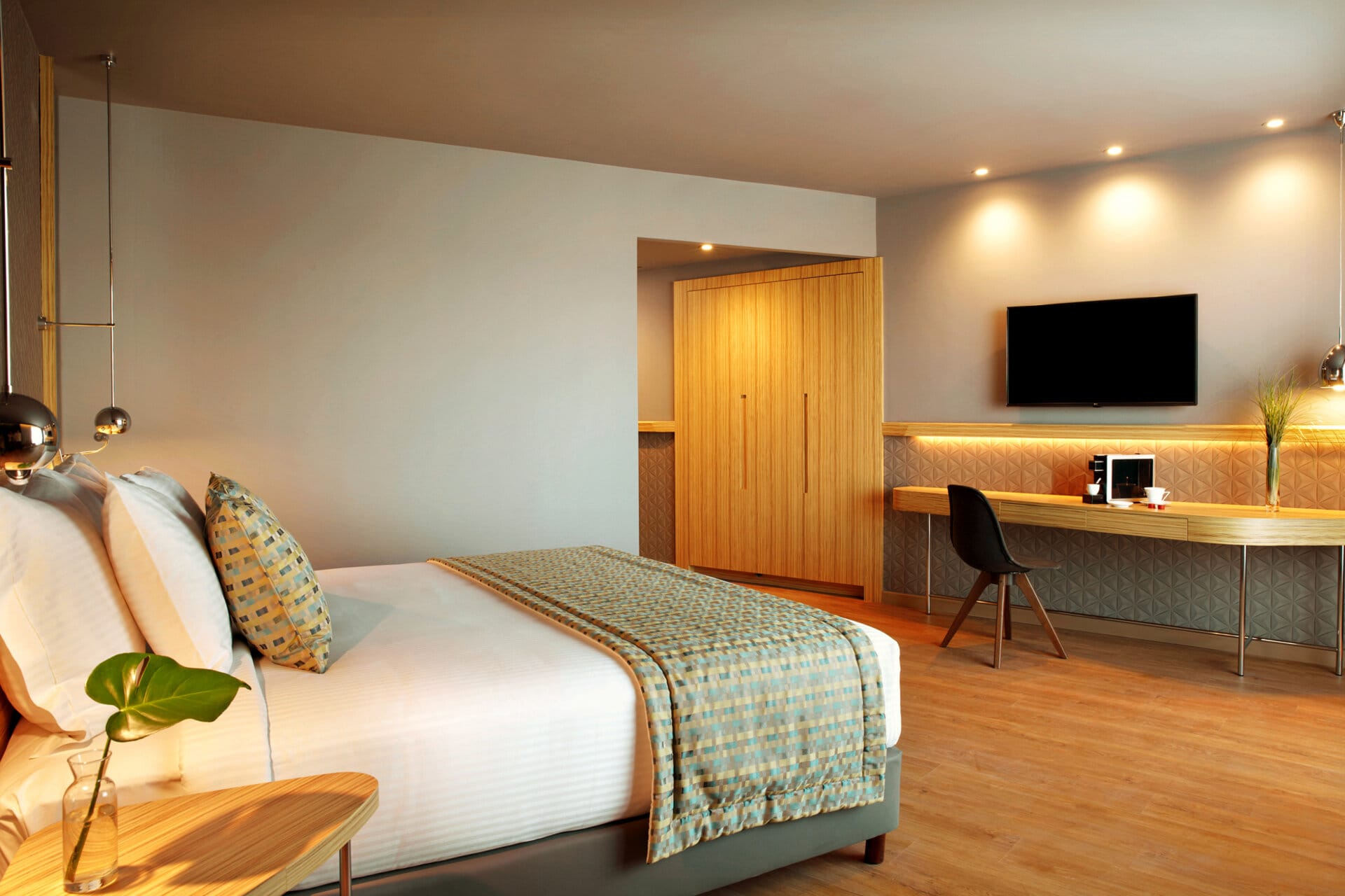 wga_-standard-double-city-view-4