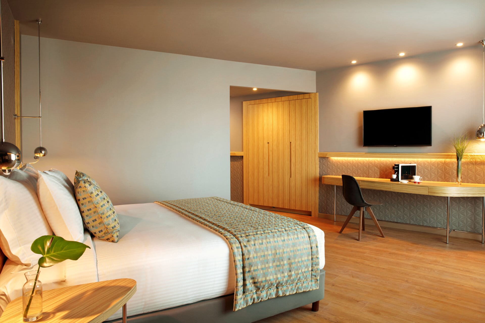 wga_-standard-double-city-view-1