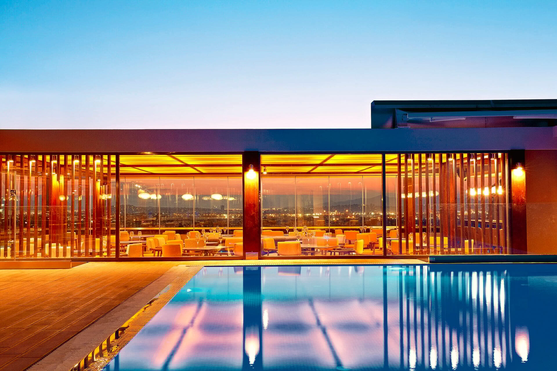 wga_above-roof-top-bar-restaurant-1