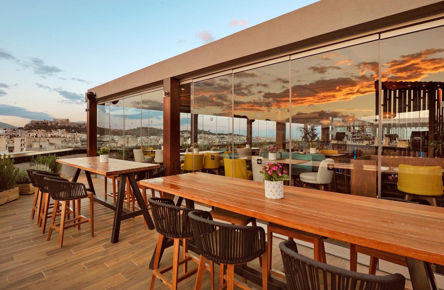 wga_above-roof-top-bar-restaurant-12