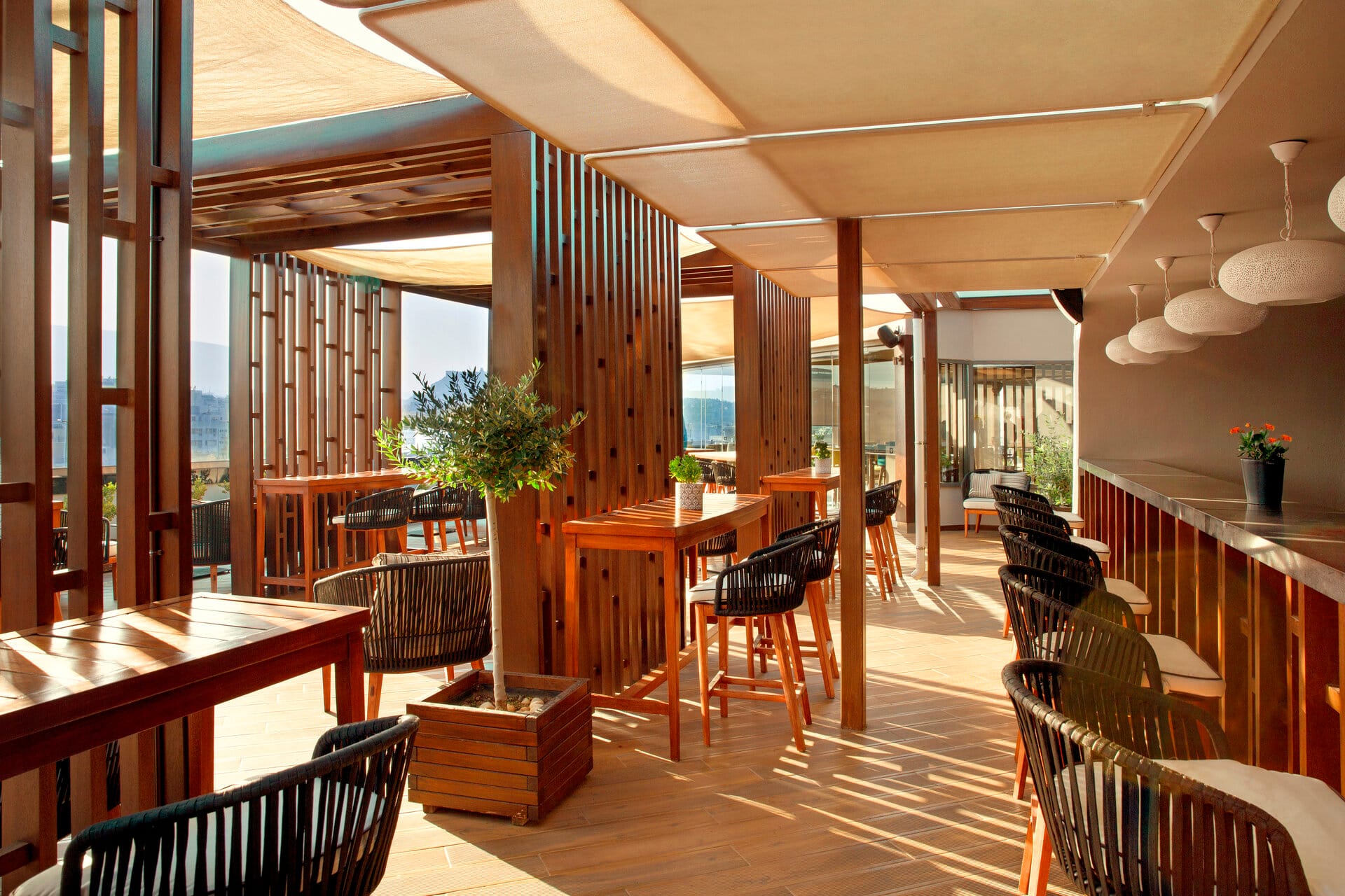 wga_above-roof-top-bar-restaurant-2