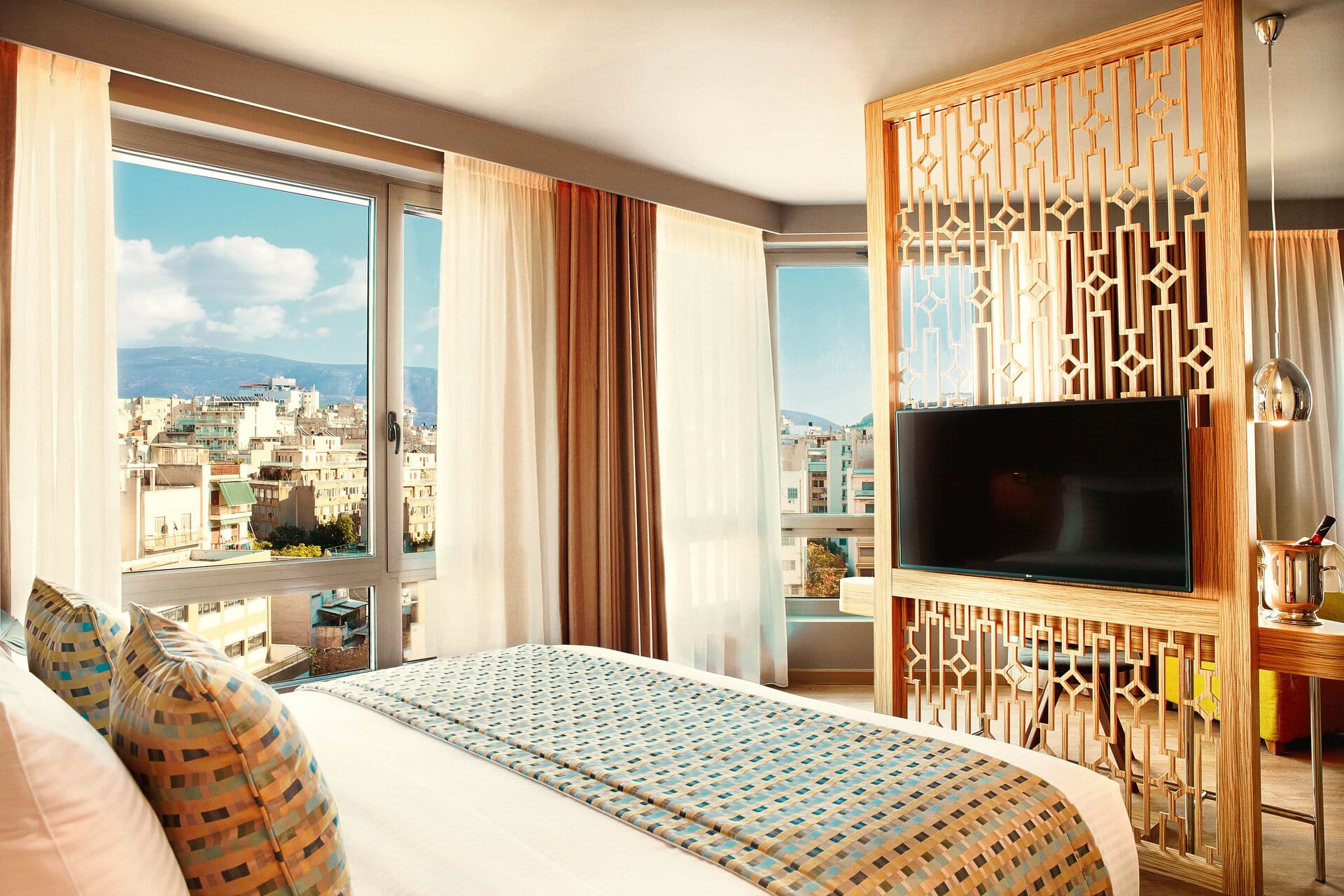 wga_junior-suite-acropolis-view-5