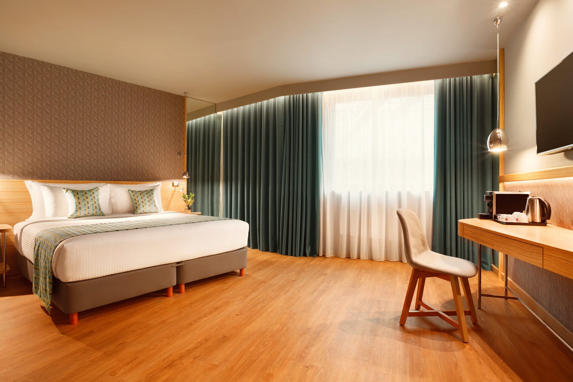 wga_standard-double-atrium-view-2