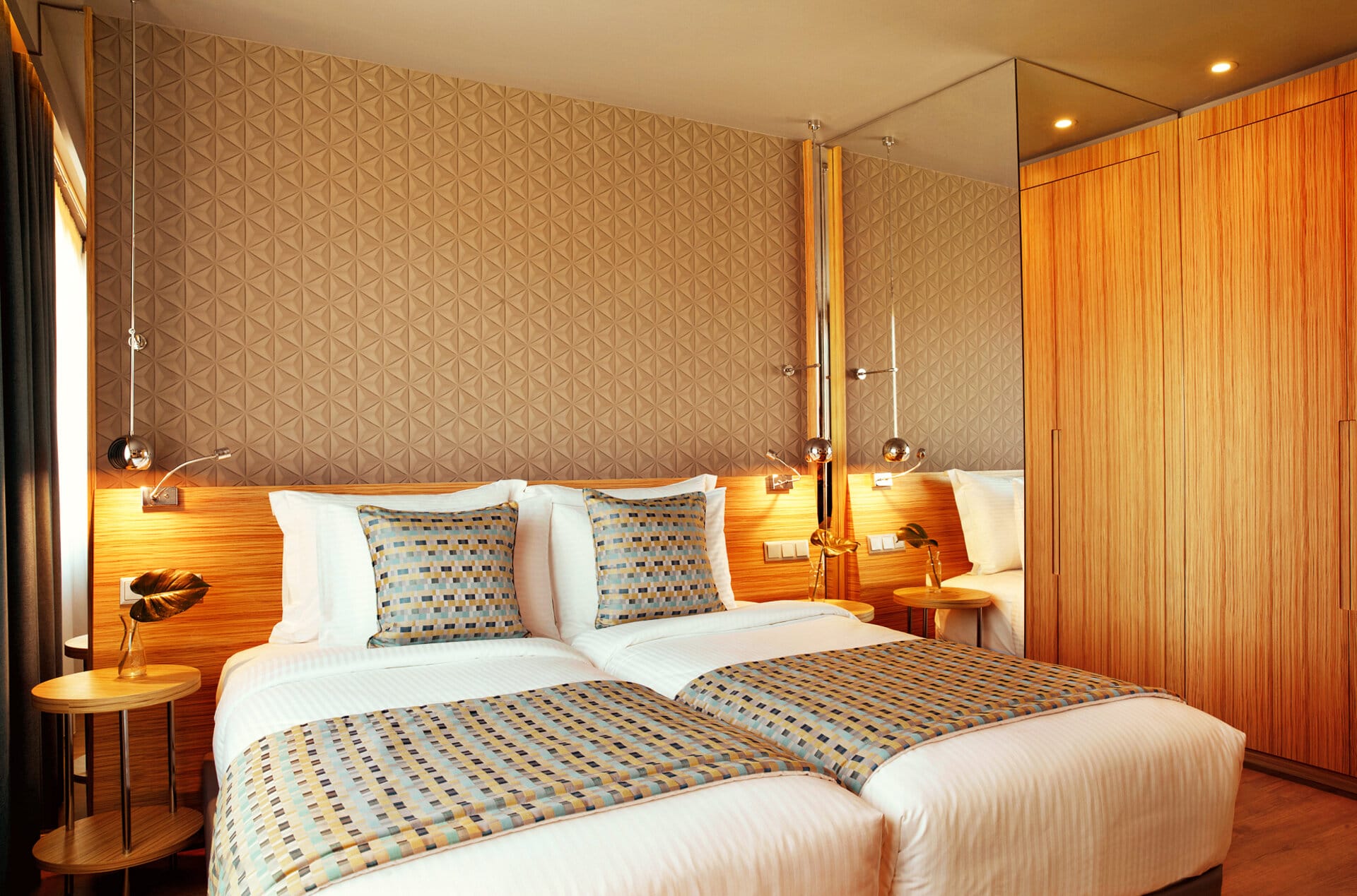 wga_standard-twin-atrium-view-1