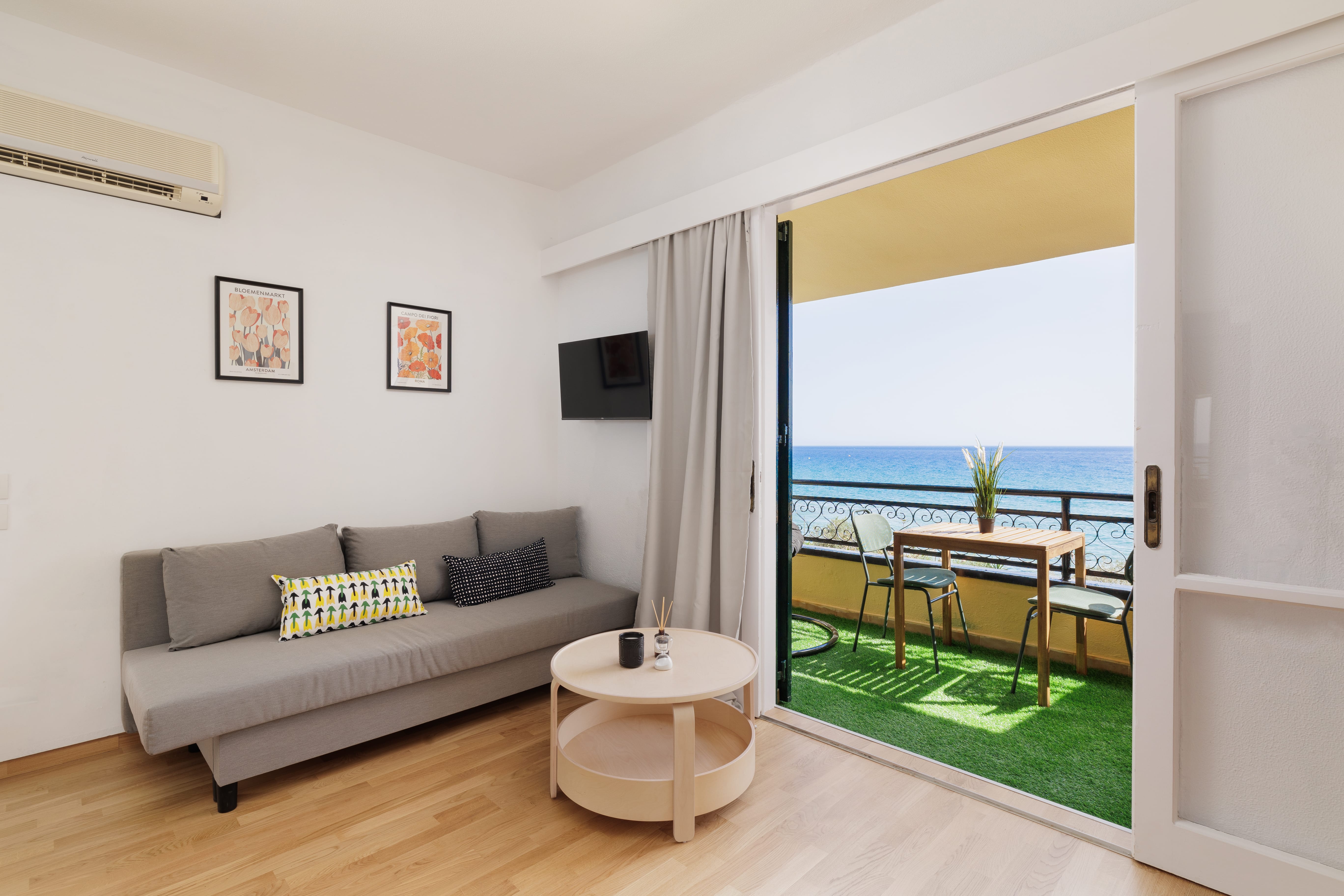 Coastal Bliss Superior Apt 29