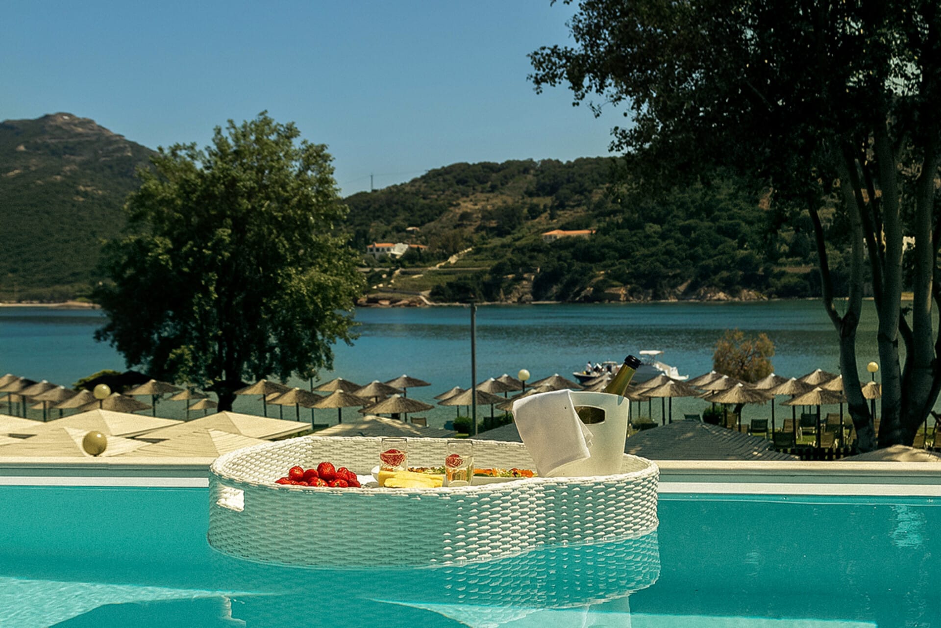 dolce-athens_executve-bungalow-sea-front-with-private-pool-2