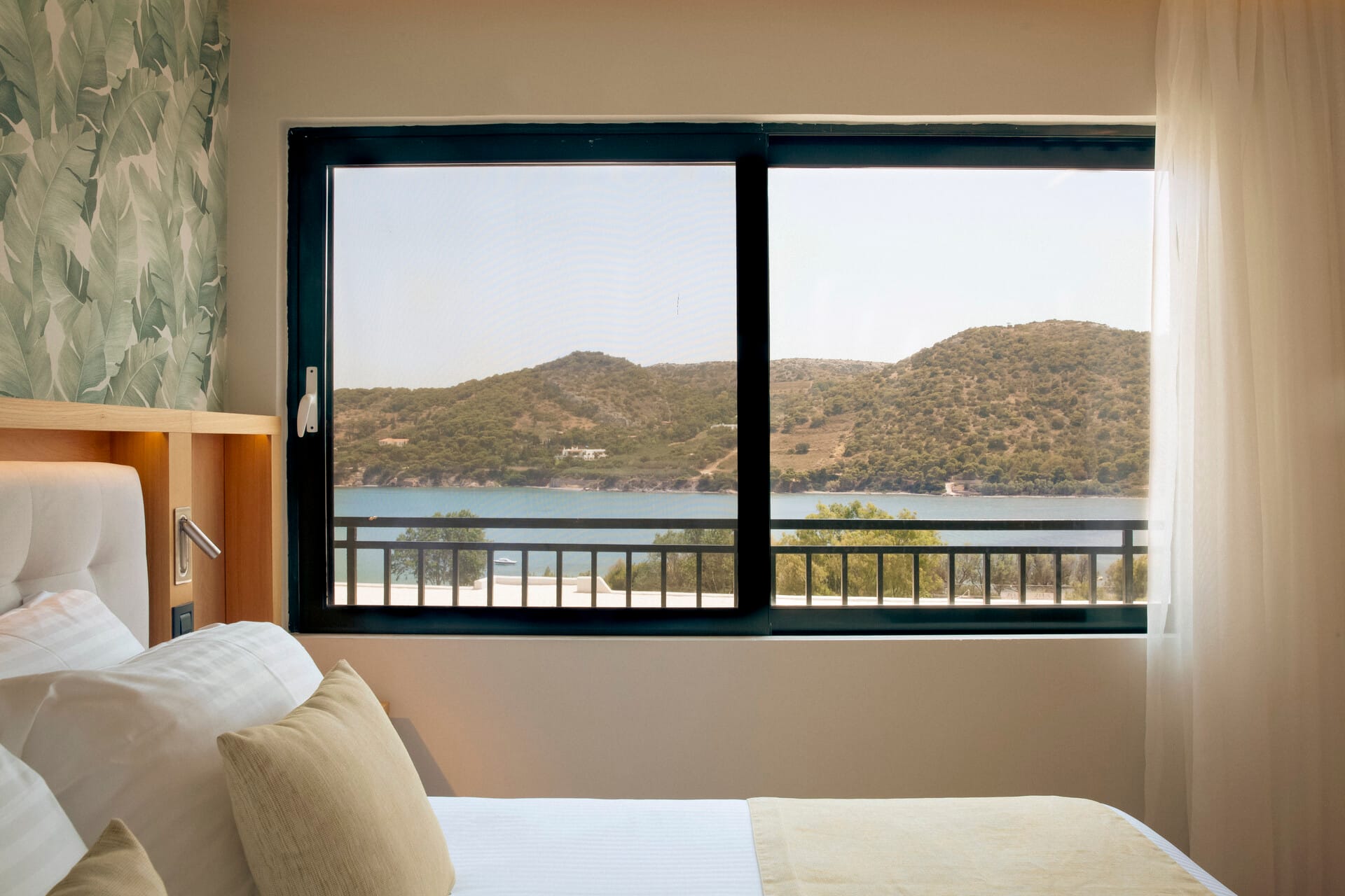 dolce-athens_executive-maisonette-with-private-hot-tub-13