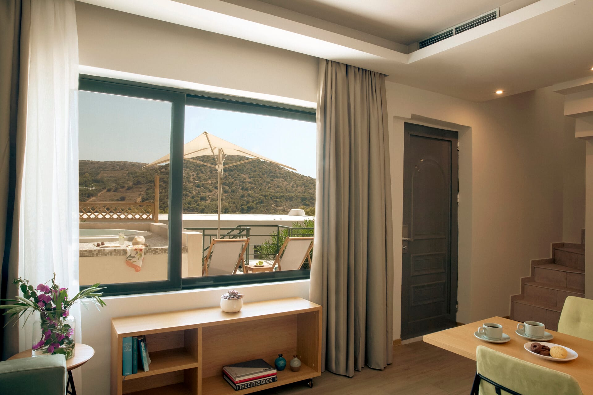 dolce-athens_executive-maisonette-with-private-hot-tub-11