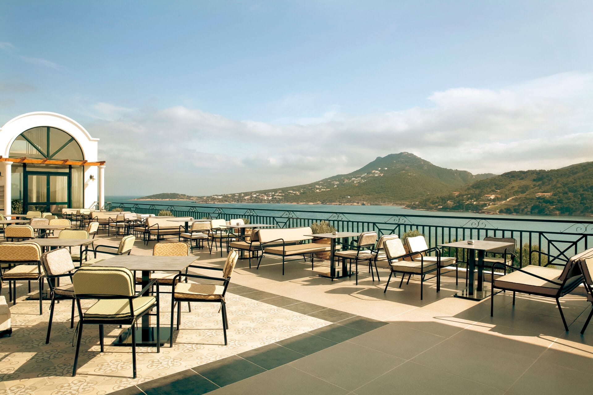 dolce-athens_aria-veranda-2