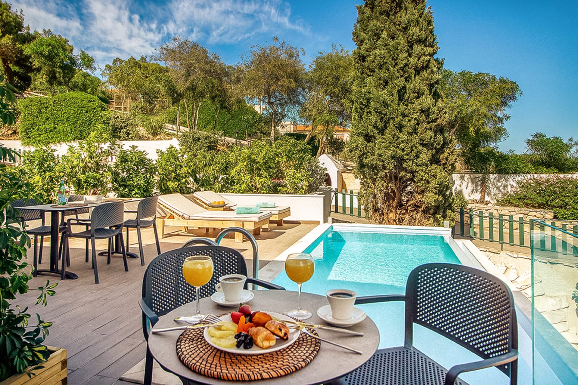 dolce-athens_villa-ariadne-1