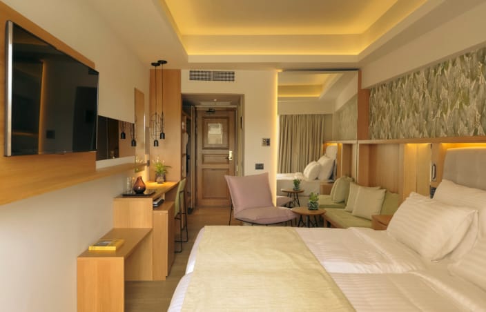 dolce-athens_deluxe-mountain-view-room-4