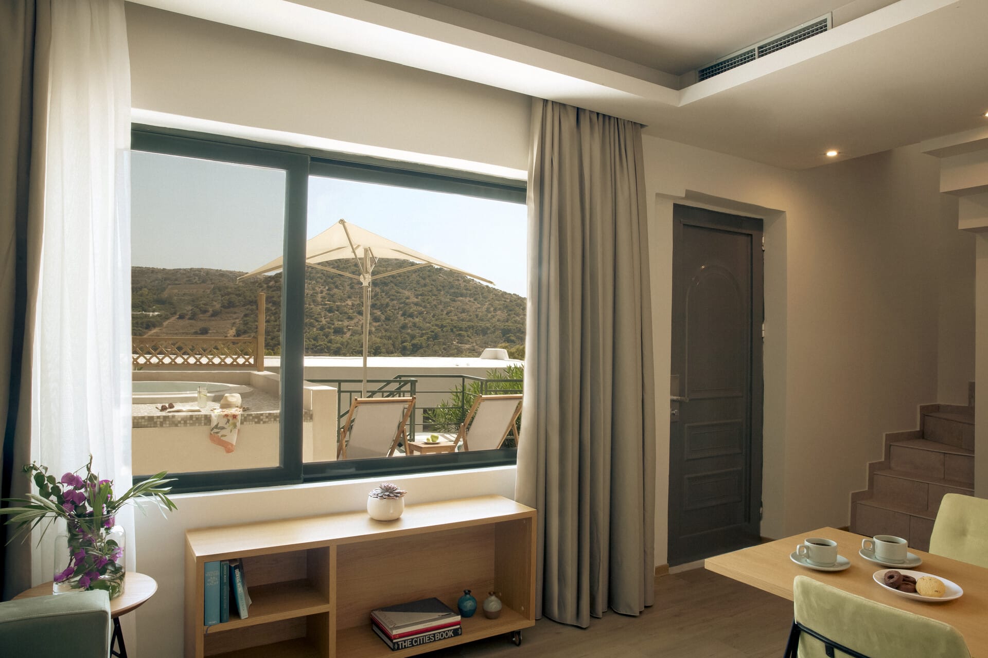 dolce-athens_executive-maisonette-with-private-hot-tub-11