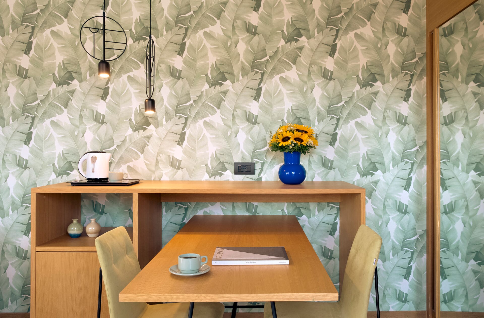 dolce-athens_executive-suite-sea-view-with-hot-tub-2