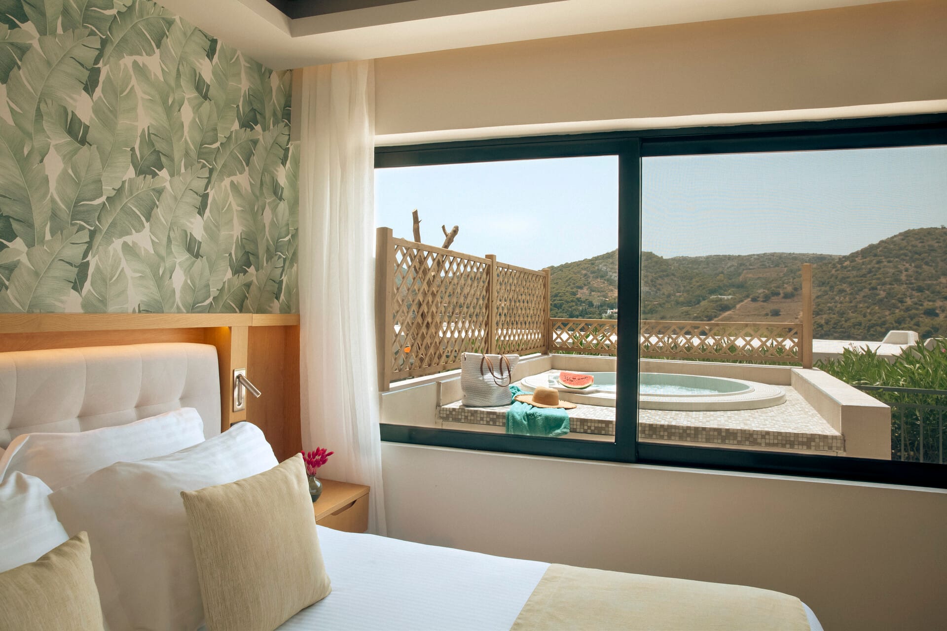 dolce-athens_executive-suite-sea-view-with-hot-tub-3