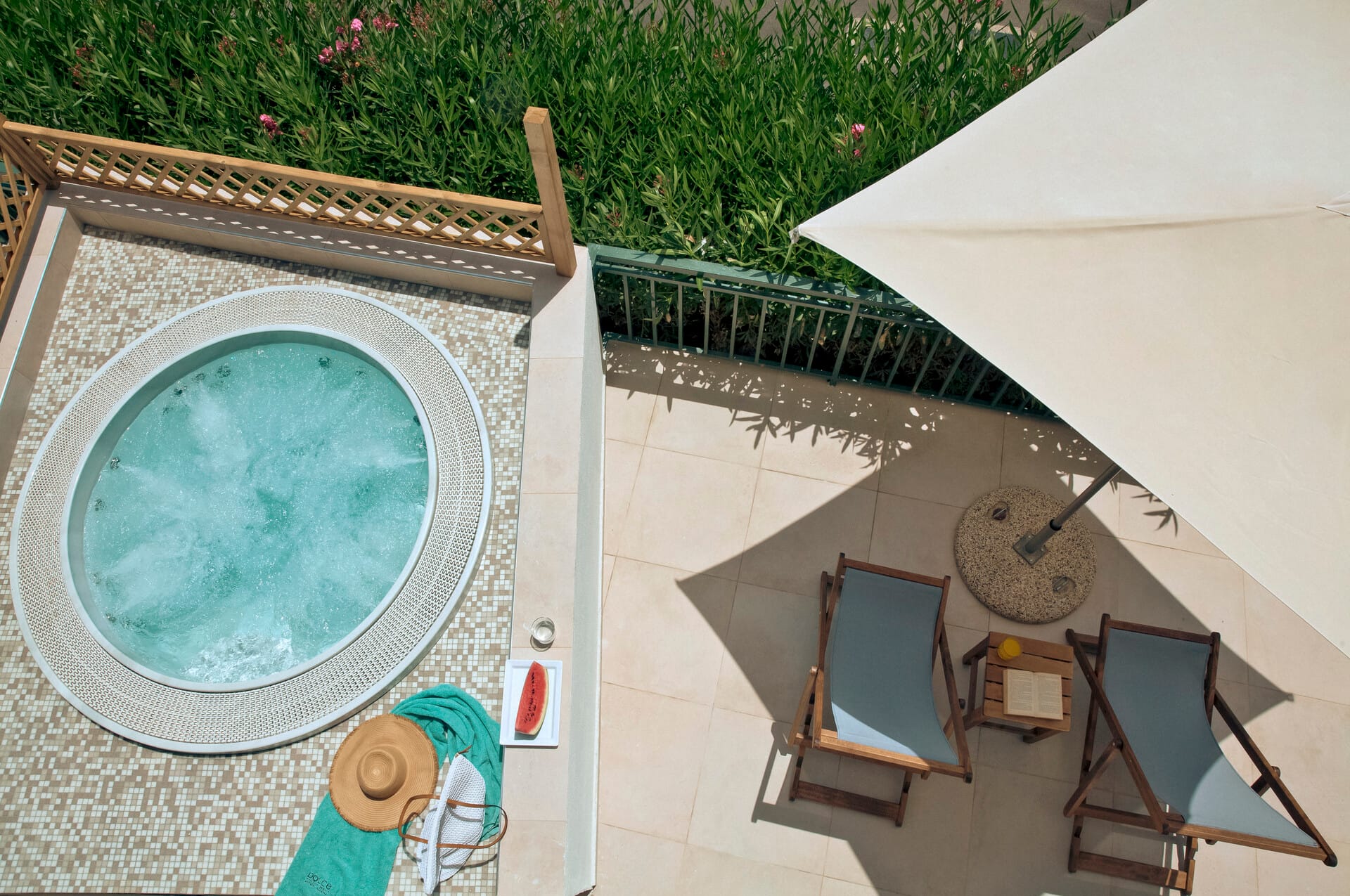 dolce-athens_executive-suite-sea-view-with-hot-tub-6